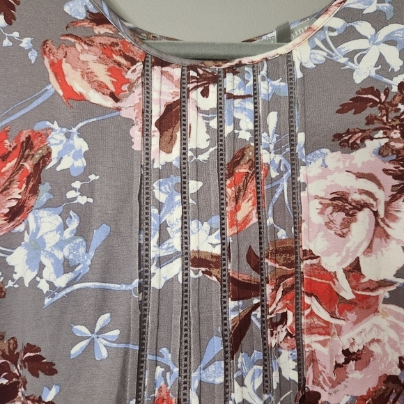 Stitch Fix Daniel Rainn Branwen knit top size Small NWT gray floral - Picture 4 of 11